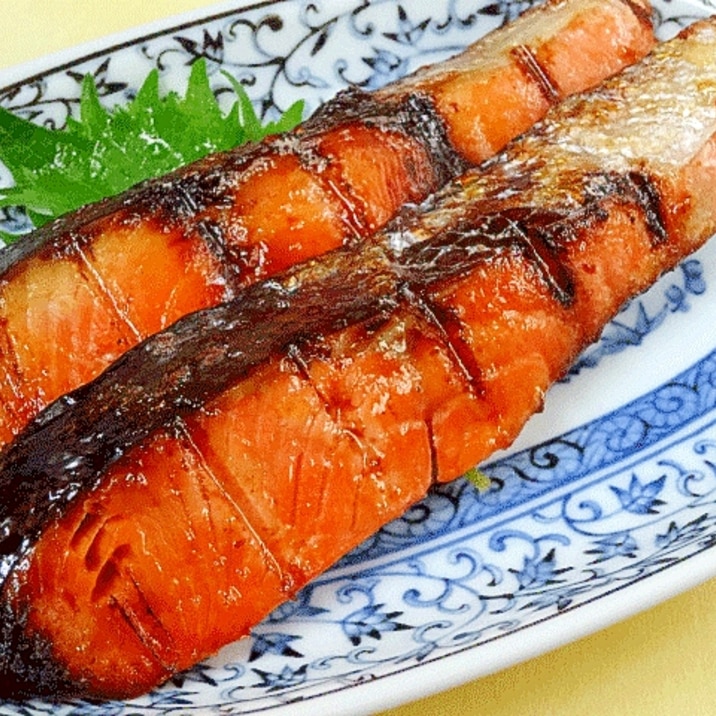 焼く前に洗いがコツ☆　「紅鮭の塩麹焼き」